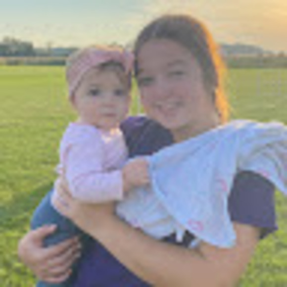 Meet your Posher, Ava - Picture 1 of 1